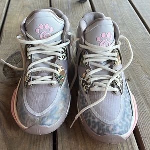 Kyrie Basketball shoes